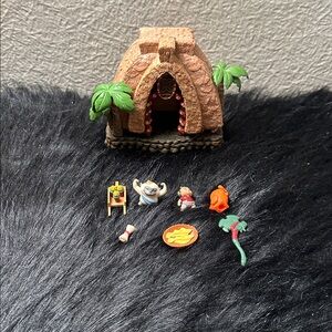 Polly pocket RARE doll island